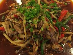 -兔行天下-鸿鹤鲜锅兔(中海国际店)