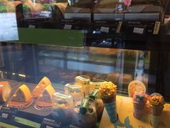 面包甜点陈列柜-星巴克(东莞莞城万科中心店)