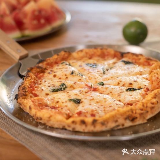 碧泉居thanks pizza·意大利果木窑炉碳烤披萨(荷塘嘉苑店)