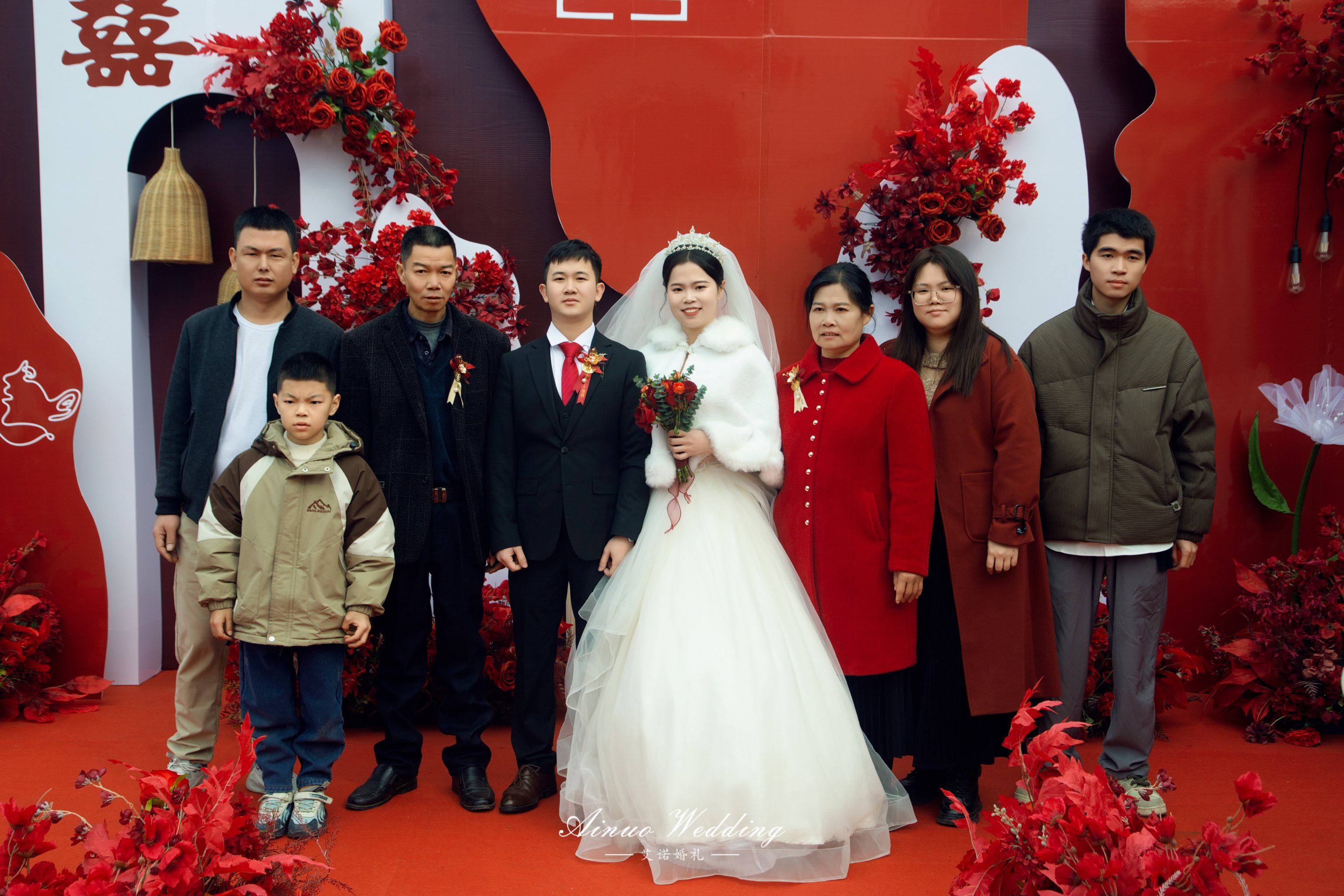 农村户外婚礼现场
红色是热烈的就像我对你炙热的目光
我曾设想过