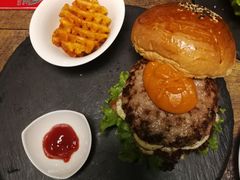 -HIGH FIVE哈福手工汉堡(桂林路店)