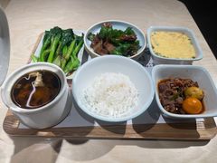 -老乡鸡(上海白玉兰广场店)