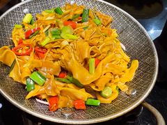 -东口码头·烧鸽子·鱼头泡饼·地方菜(金鹰悦城店)