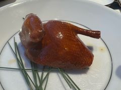 玻璃脆皮乳鸽-名人坊·新派粤菜(河西奥体博览中心金鹰世界店)
