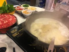 -鲜入围煮花胶鸡海鲜火锅