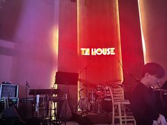 -TZ House音乐现场(来福士中心店)
