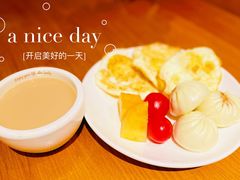 -缦咖电竞酒店(北京鸟巢红军营地铁站店)