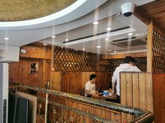 -老东镇啤酒屋海鲜加工·蒸汽海鲜·海鲜烧烤(台东店)