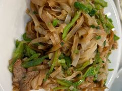 尖椒莺歌嘴炒河粉-国家五钻酒家·西樵旺阁渔村(西樵店)