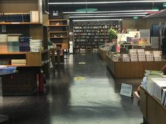 -外研书店(北京外国语大学西校区北外国际大厦店)