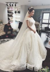 -雪莉美妆婚纱馆
