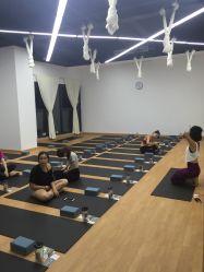 -LU YOGA（露瑜伽）专业瑜伽馆