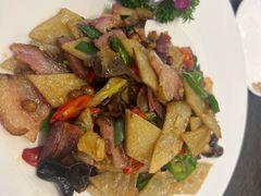 洋芋粑粑炒腊肉-东哥紫阳蒸盆子(旺座·现代城店)
