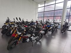 -北京华德宝宝马4S店(朝阳店)