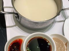 -红鼎豆捞·非遗鲍皇汤火锅(宝丰路店)