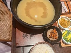 -银米·云南传统过桥米线(双廊黑金冠店)