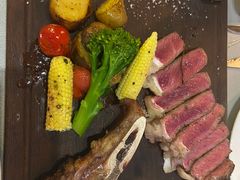 澳洲T骨牛排配时令蔬菜-at cafe 意大利餐厅(集美店)