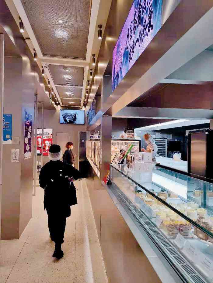 lelecha乐乐茶(月星环球港店)-"开在环球港1楼,很大一个乐乐茶,人从众