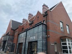 -钟书阁(松江泰晤士小镇店)