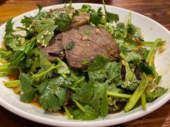 香菜拌牛肉-小月靓虾(湘隆时代广场店)