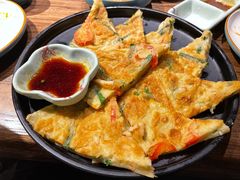 海鲜葱饼-明洞阿姨·韩式酱蟹烤肉·创意料理(三元桥店)