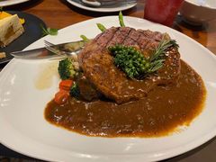 -Chom Cafe and Restaurant