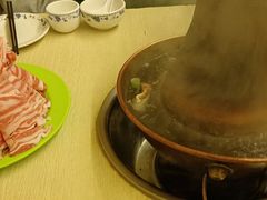 -洞庭洲·防空洞火锅·铜锅涮肉·烧烤(新百广场店)