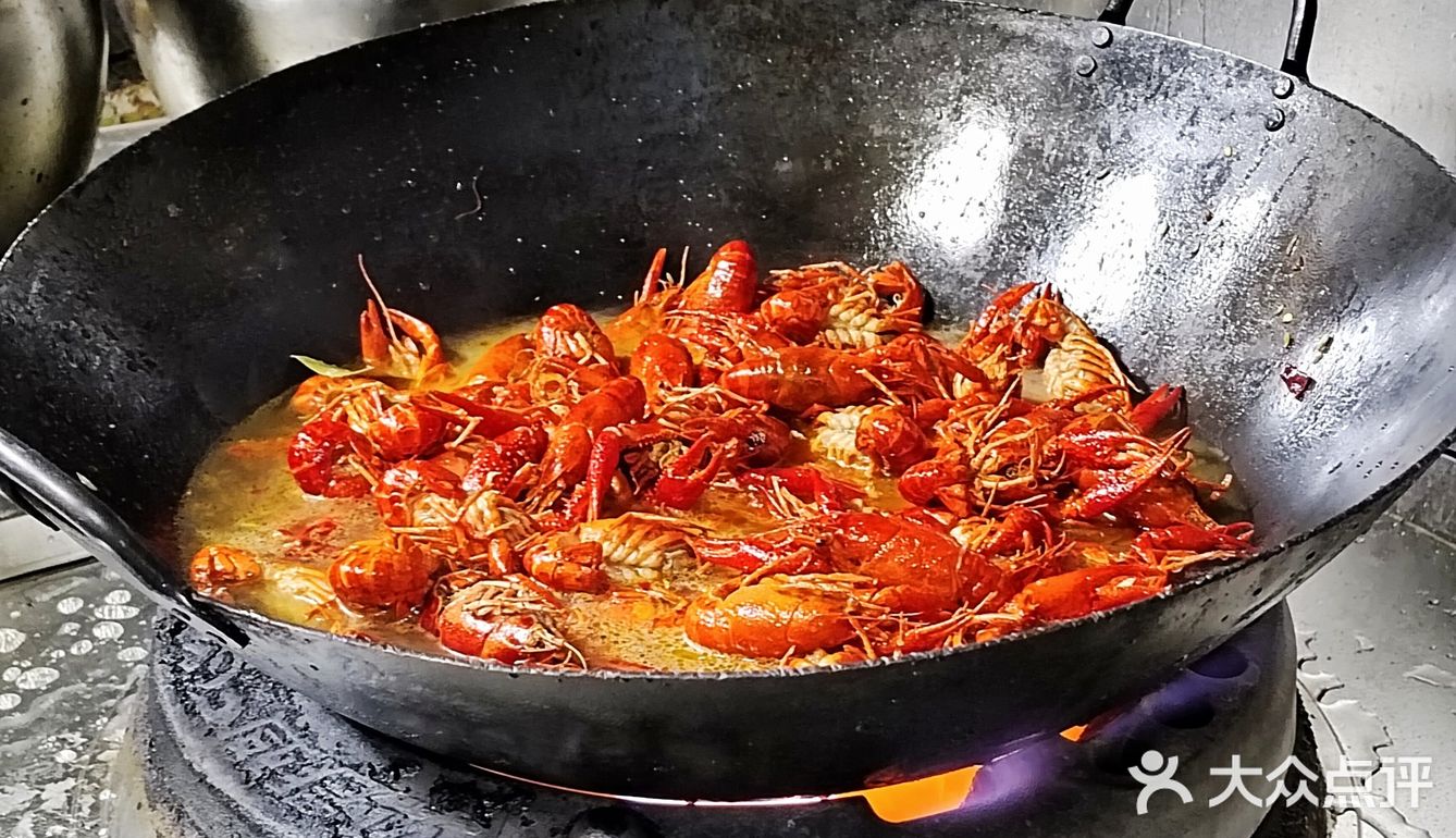 这家南宁老店的龙虾，我连汤汁都没放过😋