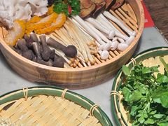 -尚尚仙·酸汤猪手·猪肚鸡火锅(华联万柳购物中心店)