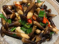 炒小黑鸡枞-半山腰·云南菜(侨福芳草地店)