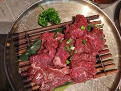 -草家酱蟹炭火烤肉店(珲春南路一店)
