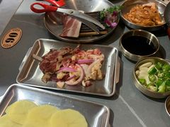 -围炉肉舍•炭烤活鳗•丹东海鲜烤肉(步行街店)