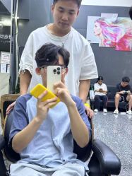 -藤野造型专业烫染接发