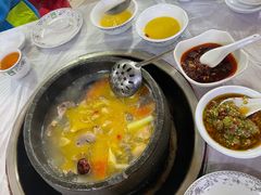 -鲁朗纳麦石锅鸡庄园