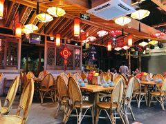 大堂-野山舂·贵州现舂酸汤火锅(鸿通城店)