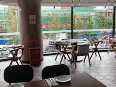 靠窗位-必胜客(巴沟店)