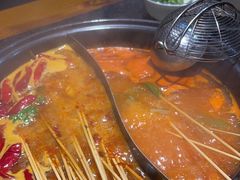 -两三事小郡肝串串香火锅(桂庙店)