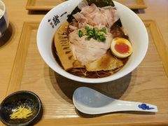 浓汤拉面-面屋 猪一