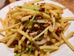 -老街烧烤大排档·地道湖北菜·龙虾馆(汉口火车站店)