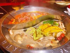 菌菇鸳鸯锅-大龙辣火锅·龙虾·烧烤(湖滨新天地店)
