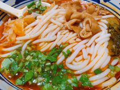 -鑫花溪牛肉米粉(东环大润发店)