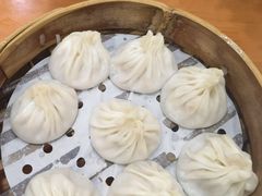 -莱莱小笼·乔艾