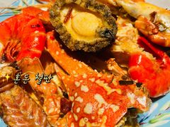-雍容荟帝王蟹活龙虾展台自助(IFS黑金店)