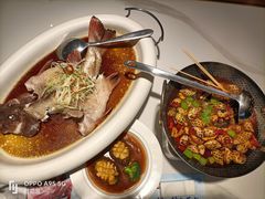 -何氏海产海鲜餐厅(体育中心店)