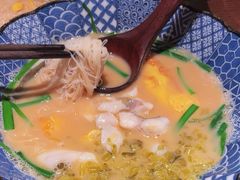 -荣家黄鱼面(前滩太古里店)