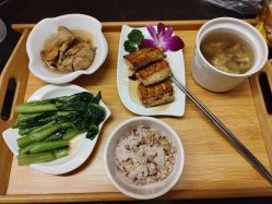 -卓玥国际月子会所(罗山路店)