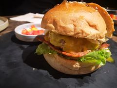 -HIGH FIVE哈福手工汉堡(桂林路店)