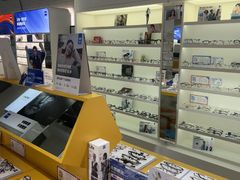 -诺柯视眼镜-蔡司依视路官方工厂店(淞南一店)