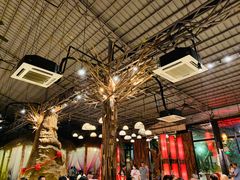 大堂-大树头森林餐厅(番禺广场店)