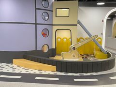 -蓝鲸奇亲子游泳俱乐部